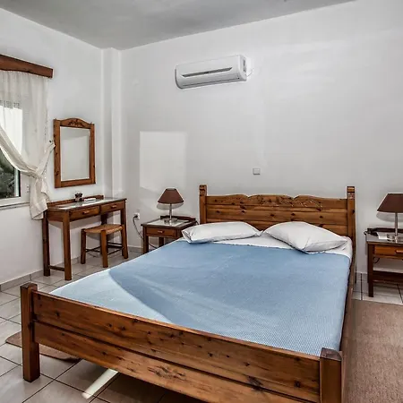 Alexandros Apartment *