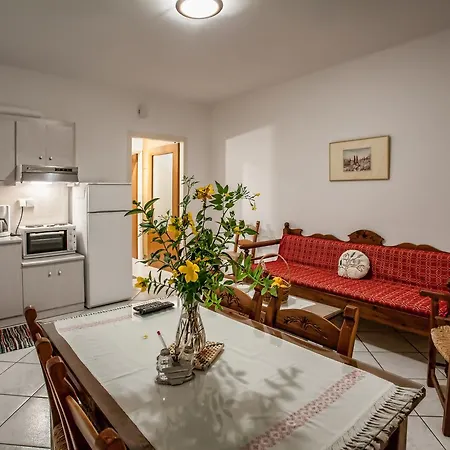 Alexandros Apartment Selli